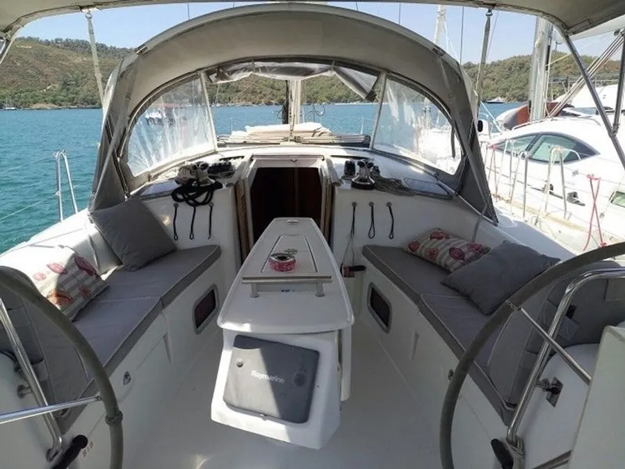 Beneteau Oceanis 43