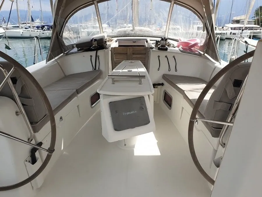 Beneteau Oceanis 43