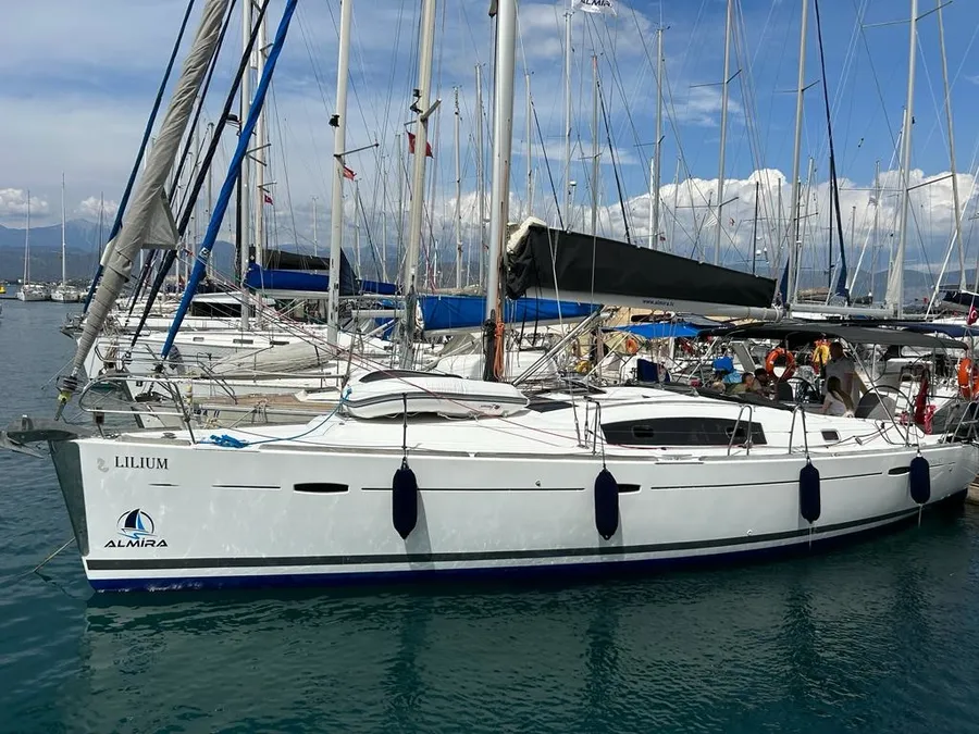 Beneteau Oceanis 43