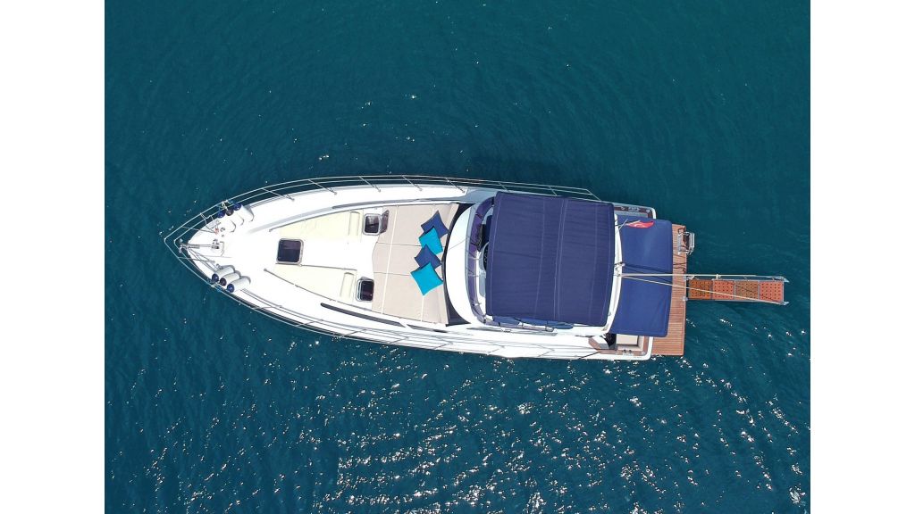 Omega Motor Yacht,