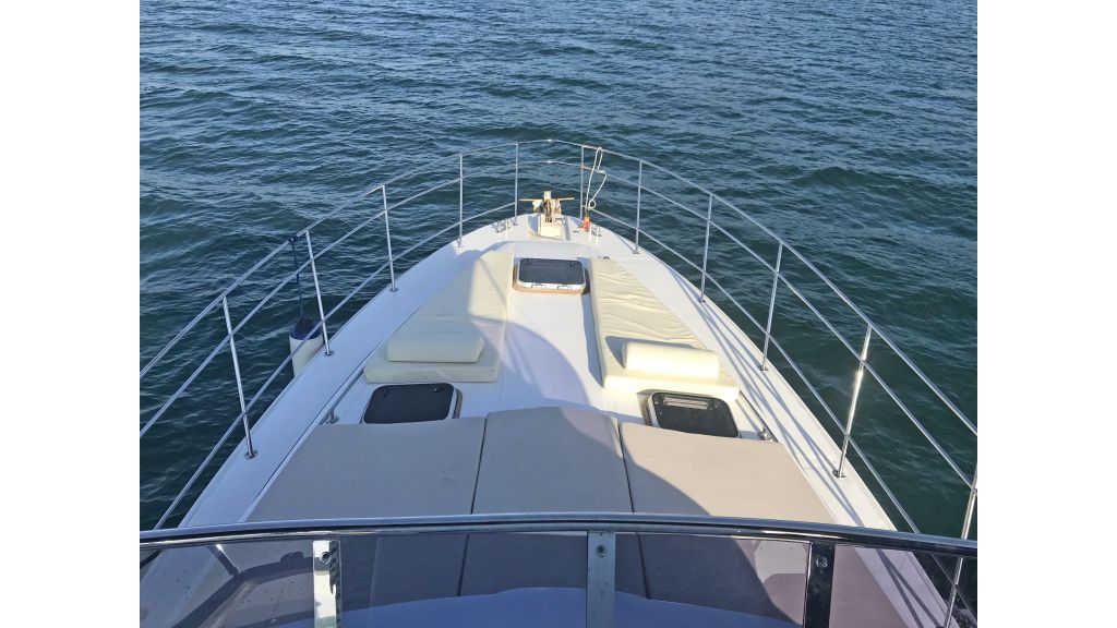 Omega Motor Yacht,