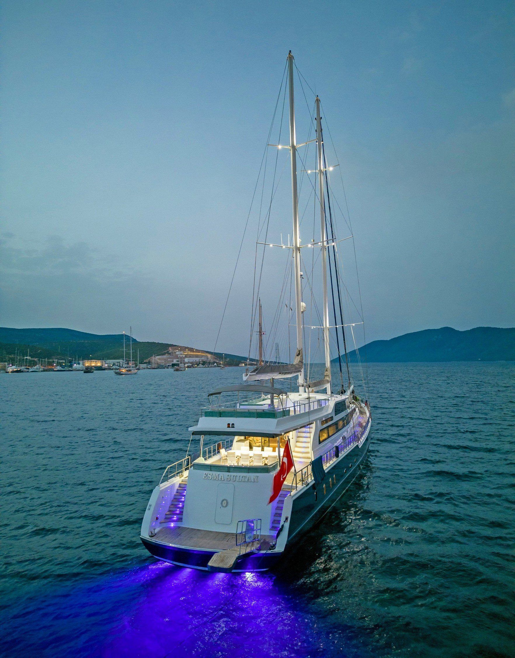 Esma Sultan,