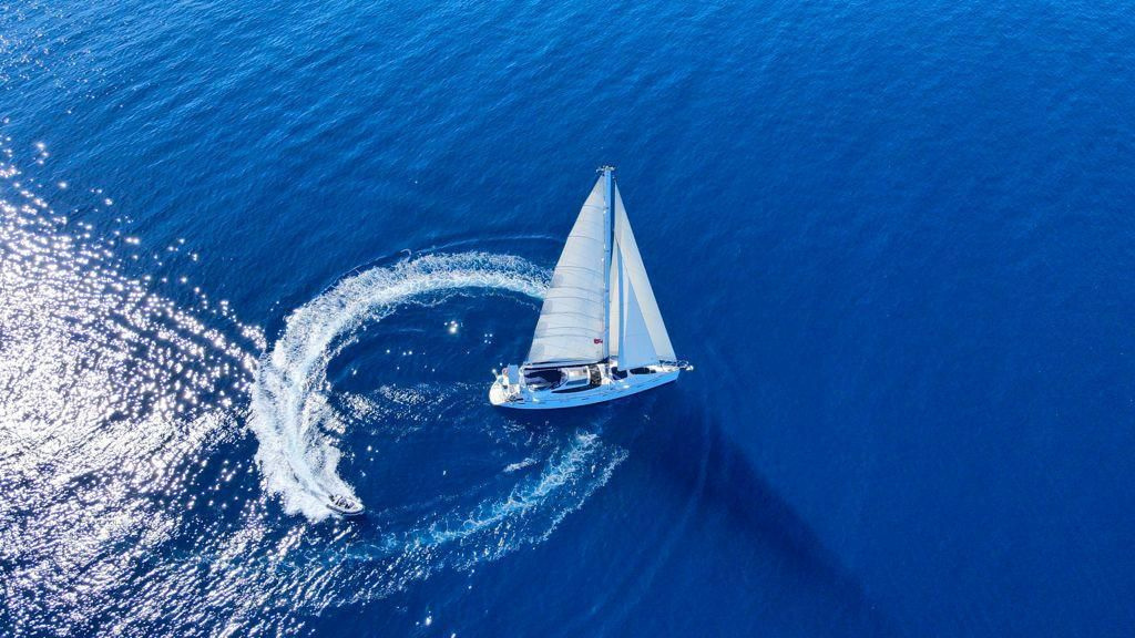 Mega Monohull – Yelkenli Yat
